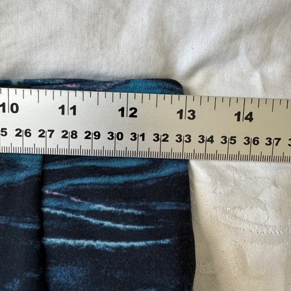 Tuff Athletics Blue/Black Abstract Psychedelic Yoga Cropped Leggings Size Small - Picture 9 of 13